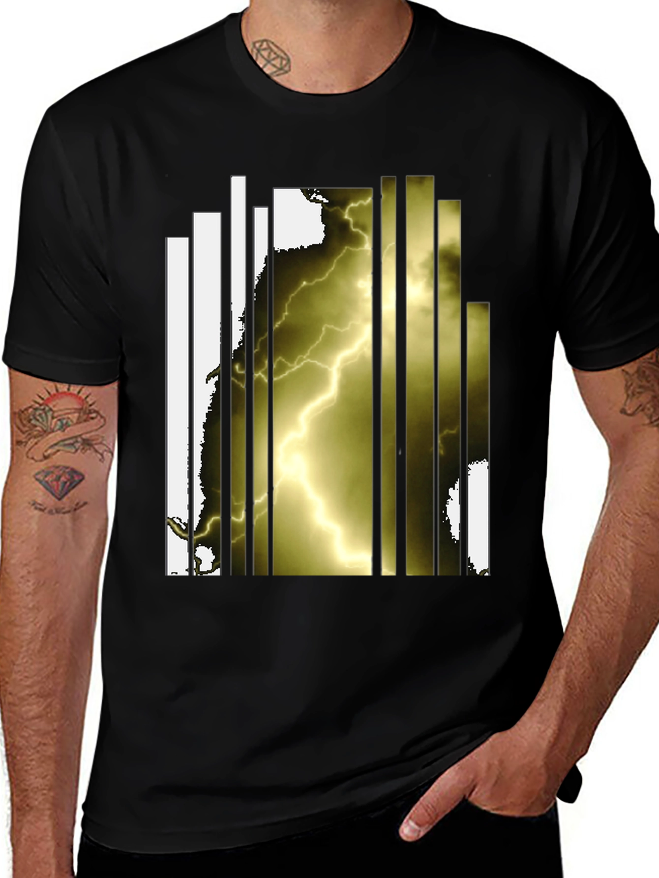 Lightning Graphic Black T-Shirt - Modern Design