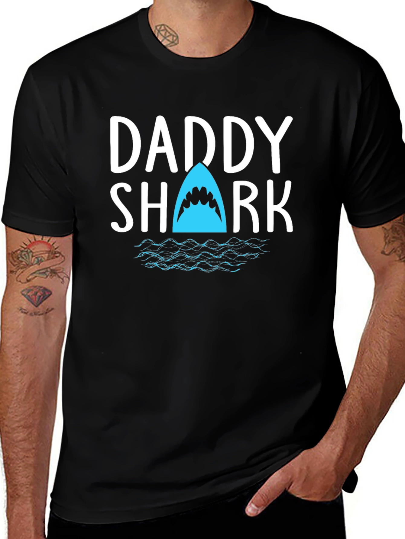 Daddy Shark T-Shirt - Fun Fathers Day Gift!